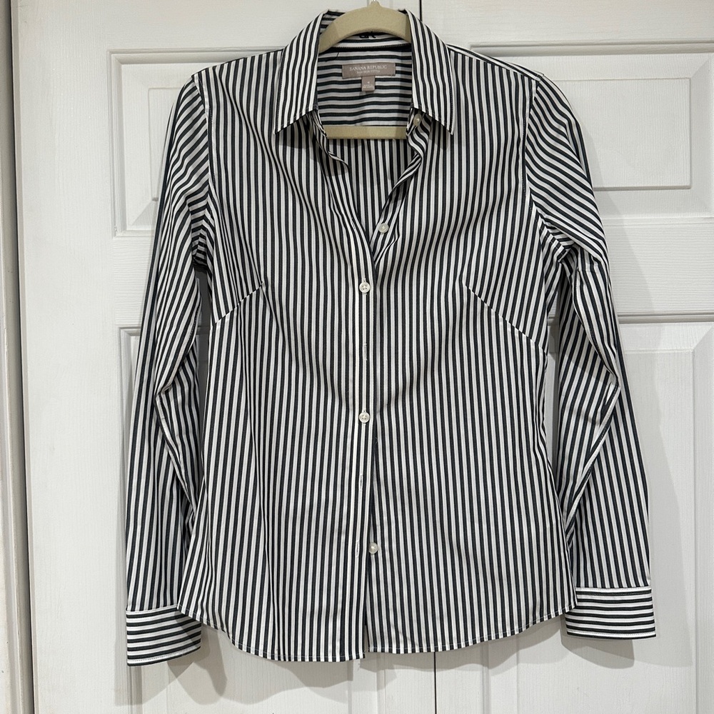 Banana Republic Charcoal/ White Fitted Striped Button Down Shirt